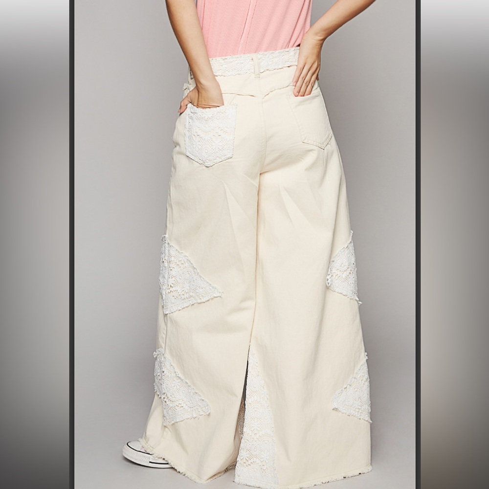 ❤️POL  cream with white crochet flare leg jeans medium.LAST ONE Brand new NWOT